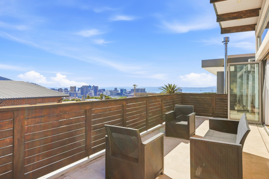 3 Bedroom Property for Sale in Vredehoek Western Cape